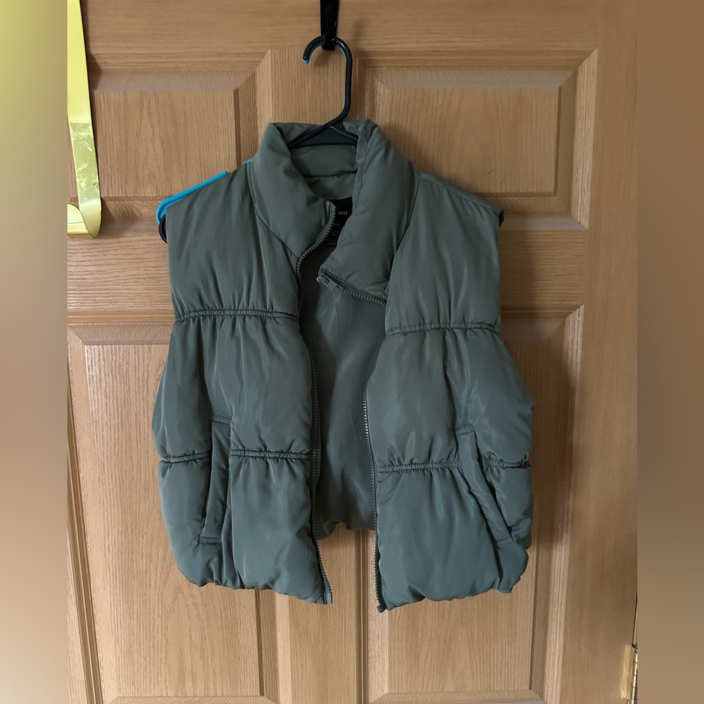 Green cropped vest